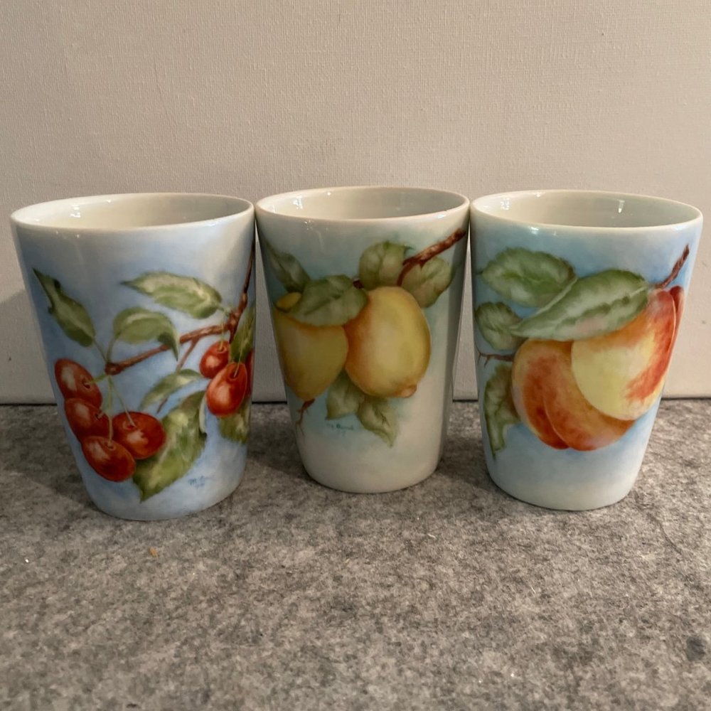 3 Vintage Hand painted Juice Glasses with pics of Fruit Signed Bond 77 #677